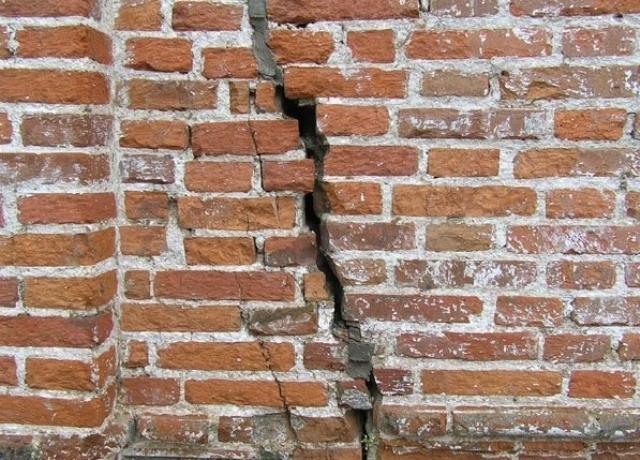 В Ижевске произошло обрушение стены жилого дома