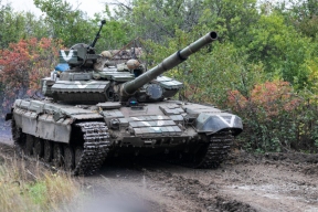 Экипаж танка Т-80БВ уничтожил опорник ВСУ в приграничном с Россией районе