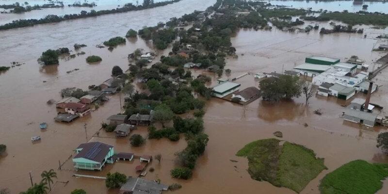 Наводнение в самом южном бразильском штате унесло жизни 39 человек.