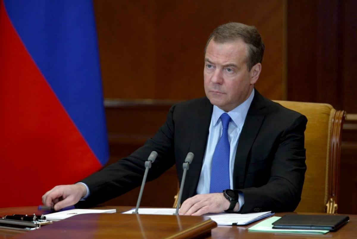 Медведев прокомментировал  призыв Кэмерона «бороться с Путиным до победного конца»