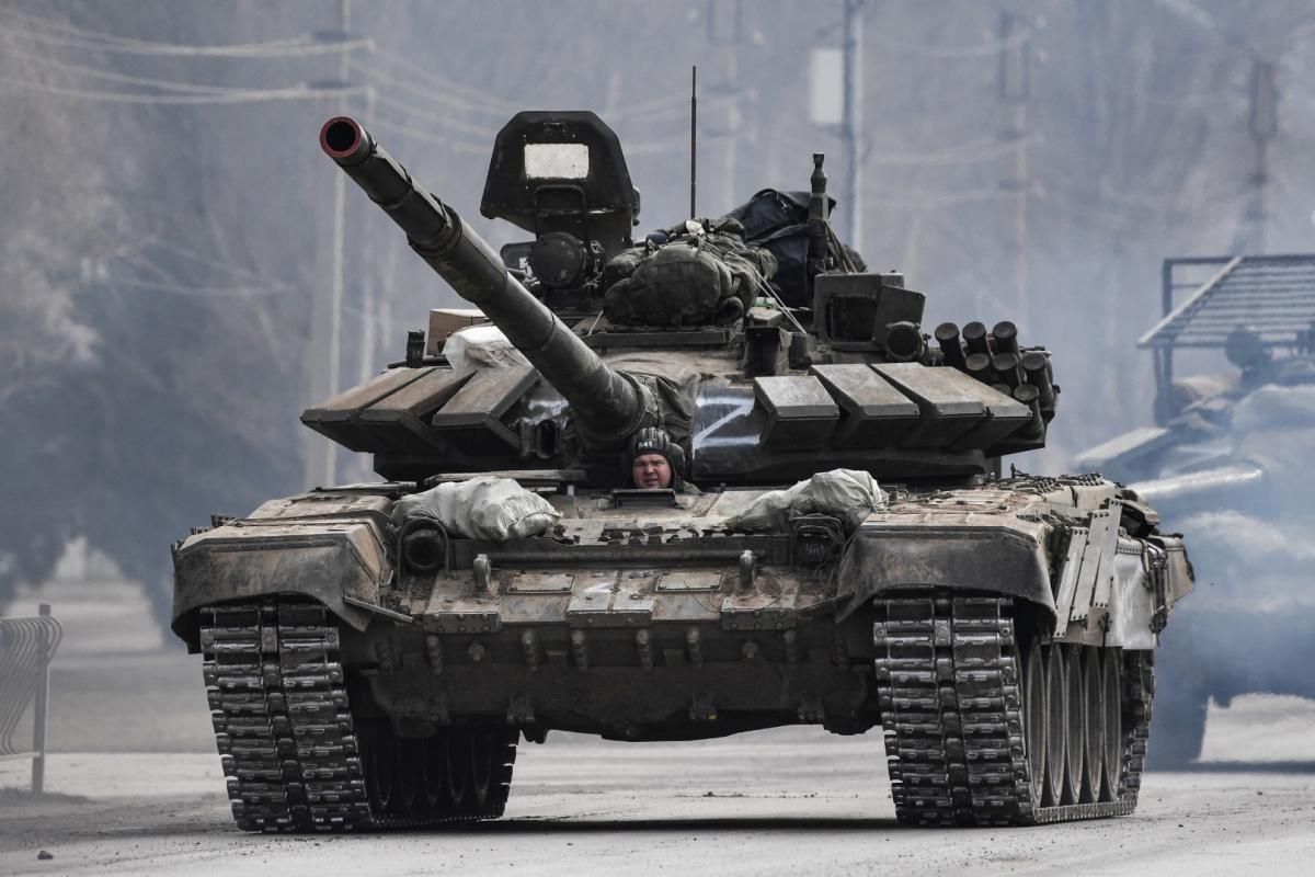 Танкисты ВС РФ не дают окопаться украинским солдатам в приграничье