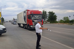 В Архангельской области инспекторы ДПС брали взятки с водителей большегрузов