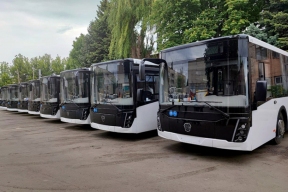 Муниципалитеты ЛНР до конца года получат более 200 автобусов