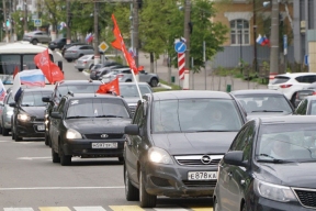 По улицам Саранска проехал «Бессмертный автополк» из 60 легковых машин и мотоциклов