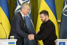 Век НАТО не видать! Йенс Столтенберг приехал в Киев с плохими новостями