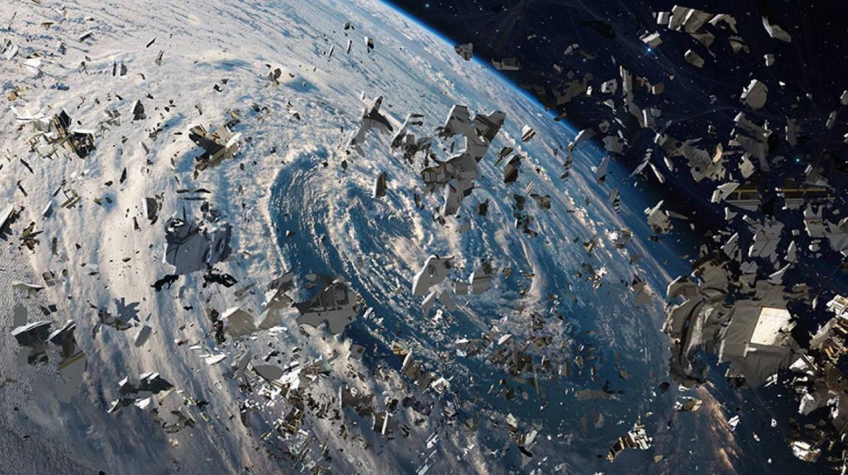 Ученые рассказали об эффективных способах уборки космического мусора
