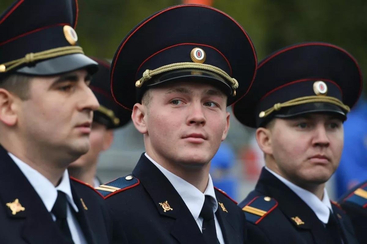 ЛДПР предложила доплачивать полицейским с 20-летним стажем половину пенсии