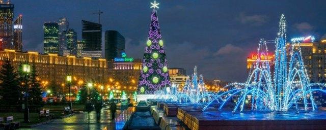 В Москве перед Новым годом установят 268 елей