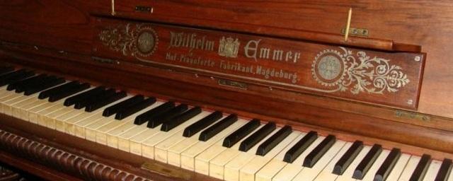 Ростовчанин выставил на продажу антикварное пианино XIX века