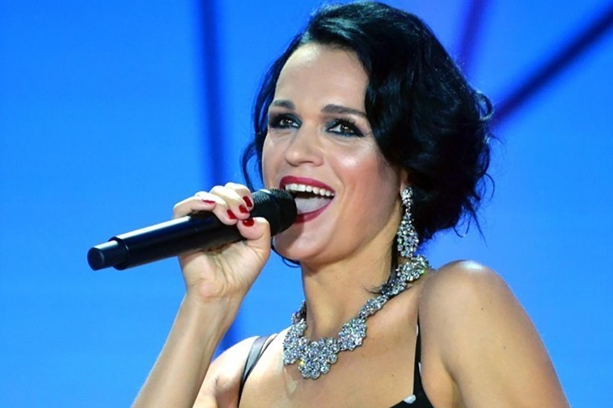 Слава рассказала, что не может продать квартиру из-за «схемы Долиной»