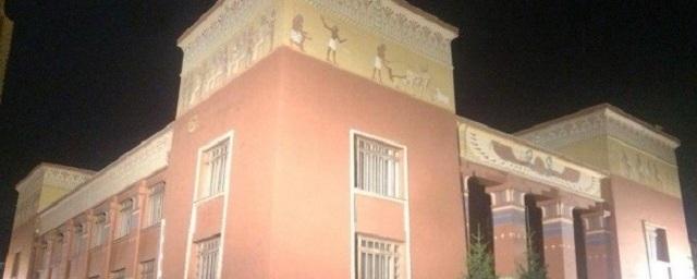 В Красноярске протестировали подсветку «египетского храма»