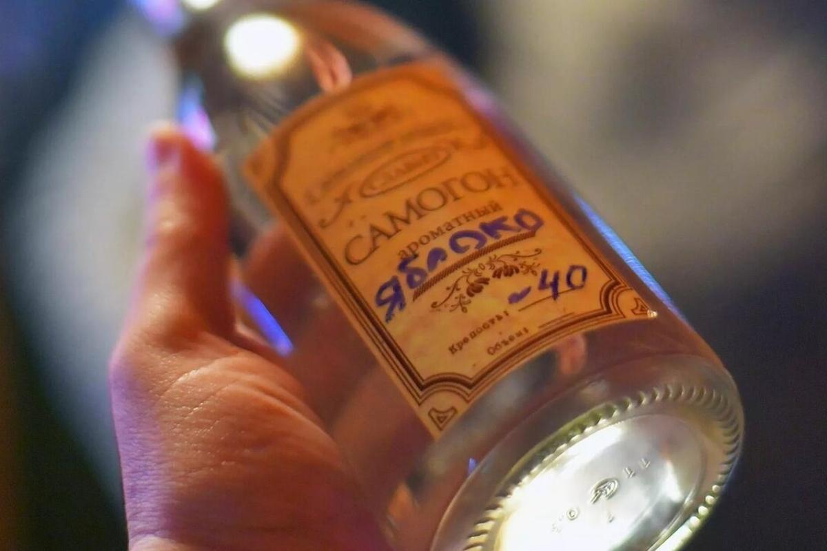 Юрист Соловьев пока не видит, как можно победить подпольную торговлю самогоном