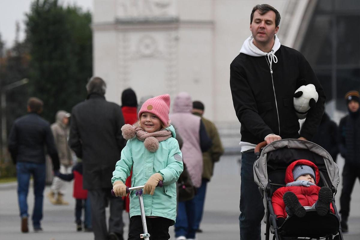 В Туве проходит фотоконкурс «Портрет современного папы»