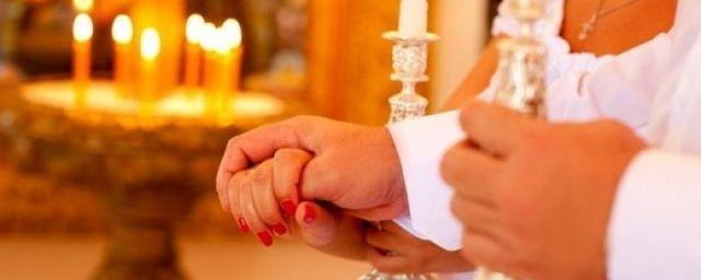 РПЦ разрешила заключать браки между крестными