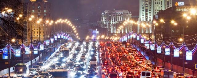 На дорогах Москвы образовались восьмибалльные пробки