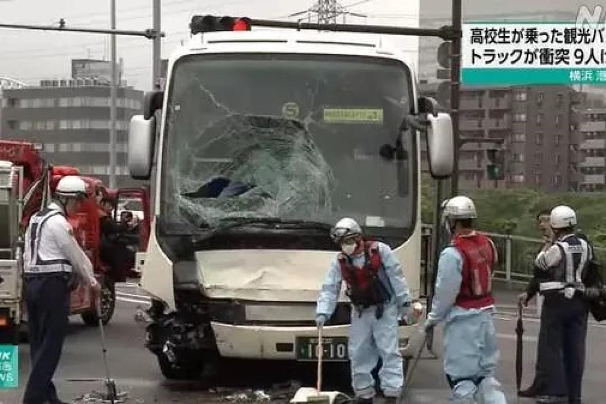 В аварии грузовика и школьного автобуса в Японии пострадали 7 школьников