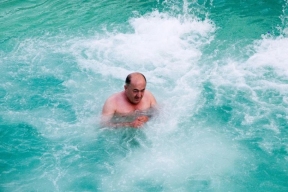 В Тюмени в аквапарке этим летом начнет принимать гостей открытый бассейн