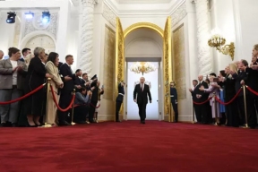 Яркие цвета и неуместный кокошник: Чьи образы на инаугурации президента раскритиковали стилисты?