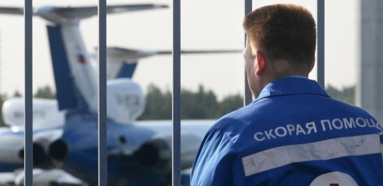 В аэропорту Тюмени при посадке в самолет умер пассажир