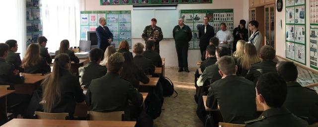 Владимирским школьникам рассказали о важности службы в армии