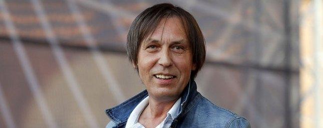 Госпитализированный певец Николай Носков пошел на поправку
