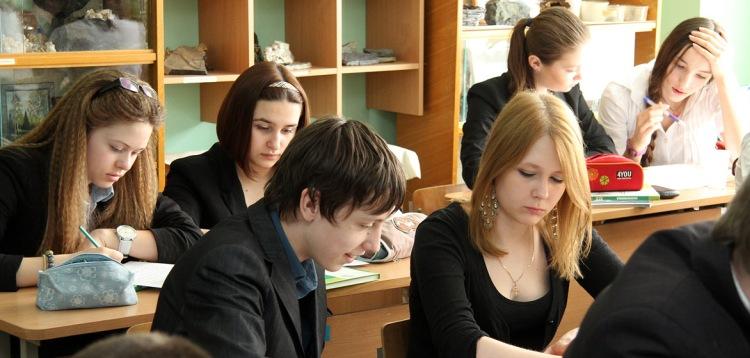 Минздрав: В российских школах не осталось здоровых старшеклассников