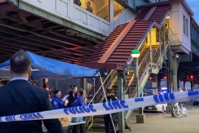 Из-за перестрелки в поезде метро в Нью-Йорке погибла раненная в голову девочка