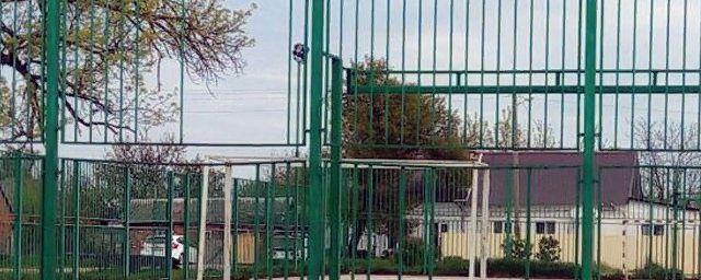 В Коврове двое парней пытались украсть больничный забор