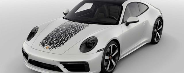 Круче некуда: капот Porsche 911 украсят отпечатками пальцев владельца