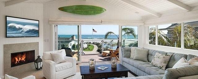 СМИ: Эштон Кутчер и Мила Кунис приобрели пляжный дом за $10 млн