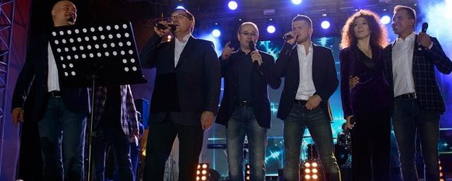 Тюменский губернатор Якушев спел с «Хором Турецкого» три хита