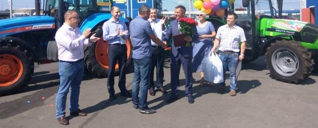 Чемпиону России по пахоте передали трактор Agrolux 4.80