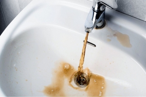 Жителям Омска рекомендовали кипятить воду из-под крана
