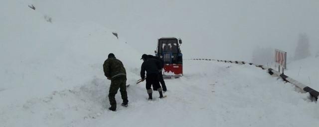 На юге Казахстана при сходе лавины погибли 7 военнослужащих