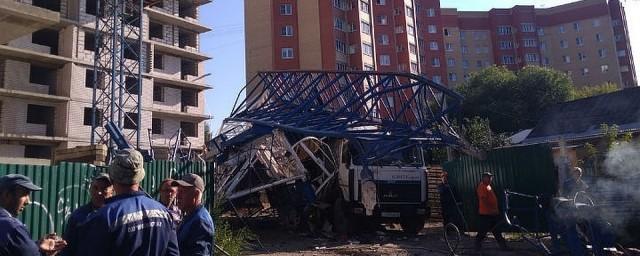 По факту обрушения башенного крана в Ярославле СК завел уголовное дело