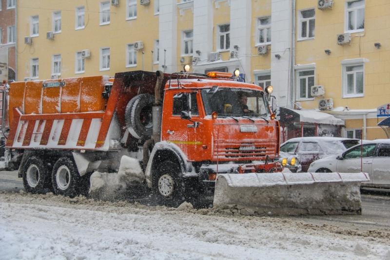 С брянских улиц за три дня вывезли более 3700 кубометров снега‍