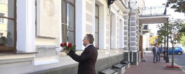 В Тамбове возложили цветы к памятнику первого мэра города