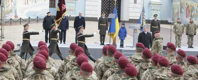 Порошенко переименовал ВДВ Украины и сменил цвет беретов десантников