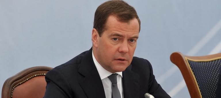 Медведев: Около 300 детских лагерей не соблюдают санитарные нормы