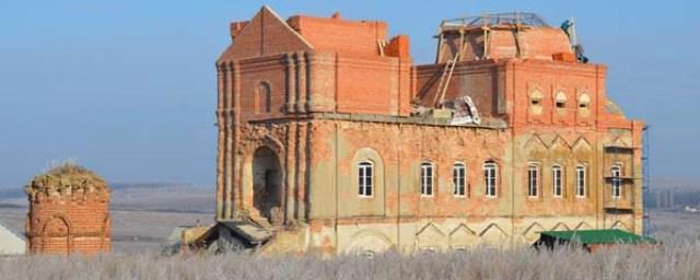 В Воронежской области освятили возрождаемый старинный храм