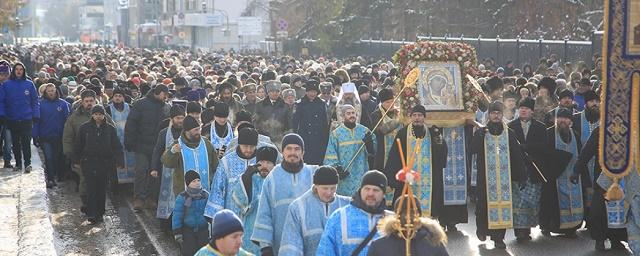 В Екатеринбурге в крестном ходе приняли участие 4000 человек