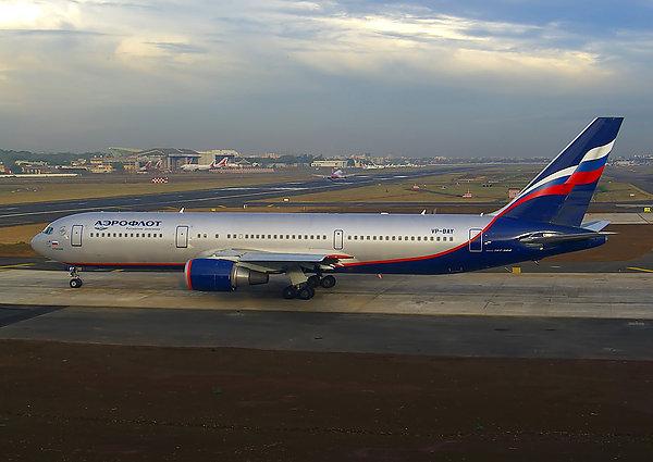 Boeing-767 врезался в ограждение терминала в аэропорту Внуково‍