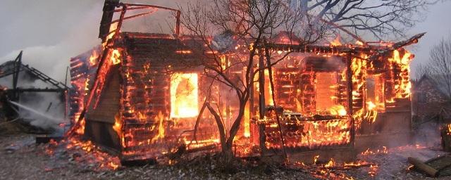 В Красноярске жертвами пожара в дачном доме стали четыре человека