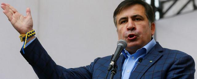 Сотрудники СБУ взломали дверь в квартиру Саакашвили и проводят обыски