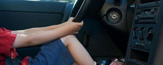 В Новосибирске ребенок управлял автомобилем на оживленной трассе