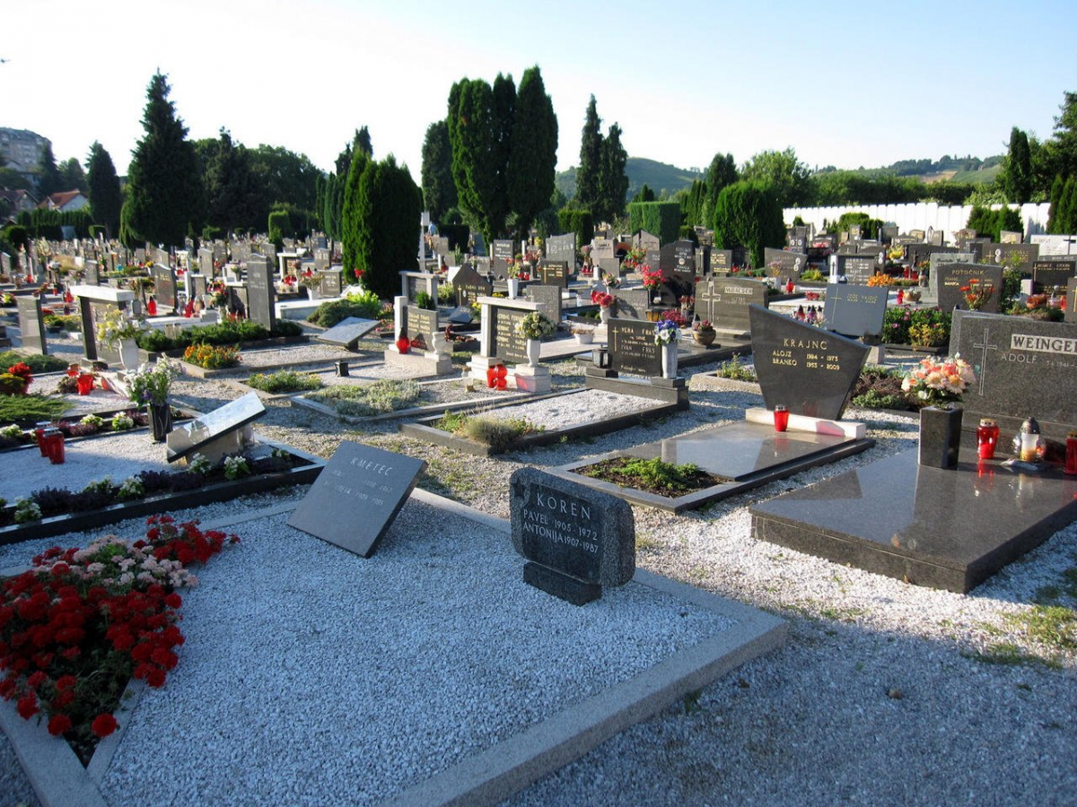В Словении создали первые в мире интерактивные надгробия