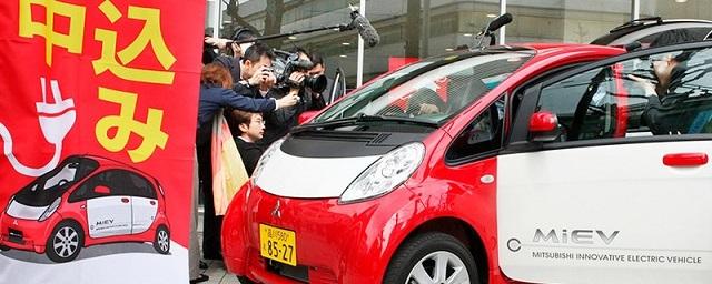 Япония намерена к середине 2030-х прекратить выпуск бензиновых авто