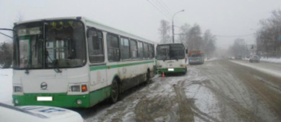 В Рыбинске при столкновении двух автобусов пострадали пять человек‍