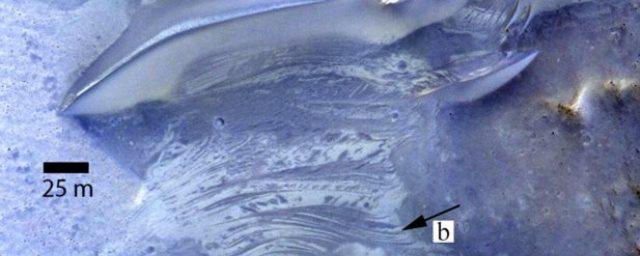 Ученые нашли следы воды на Марсе