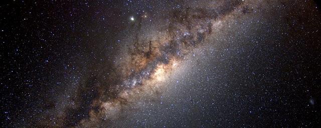 Астрономы обнаружили необычные звезды на окраине Млечного пути